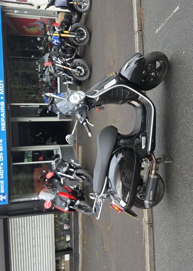 Vespa GTS Supertech 300 HPE 