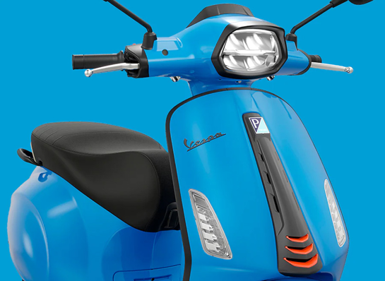 Vespa Facelift SPRINT 50 S BLU ECLETTICO Tabs 900X675 Closeup Muso 1